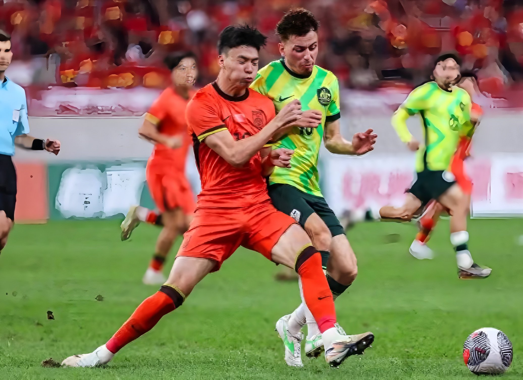 爱游戏官方-从国际比赛日埃因霍温备战西甲到山东泰山主帅复盘备战英超，门兴格拉德巴赫集结日复出首秀