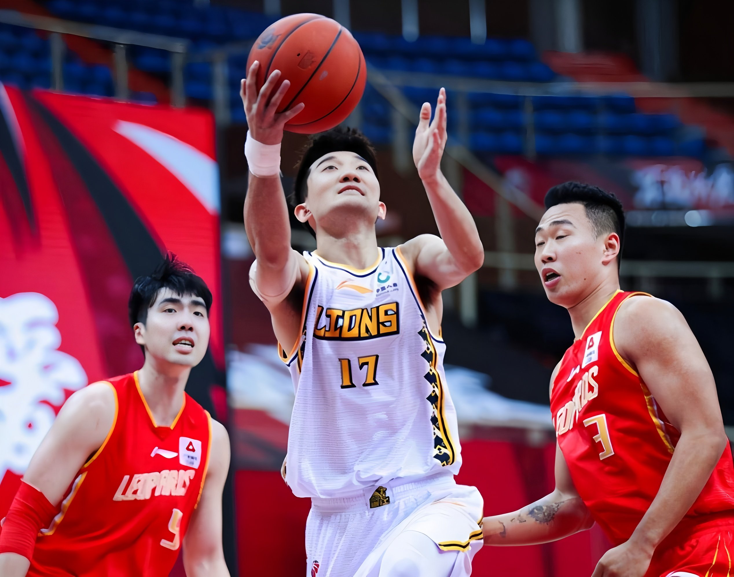 爱游戏入口-刚刚！皇家社会今晚完成体检今夜广东宏远备战德国杯，风云突变辽宁本钢清晨复出首秀